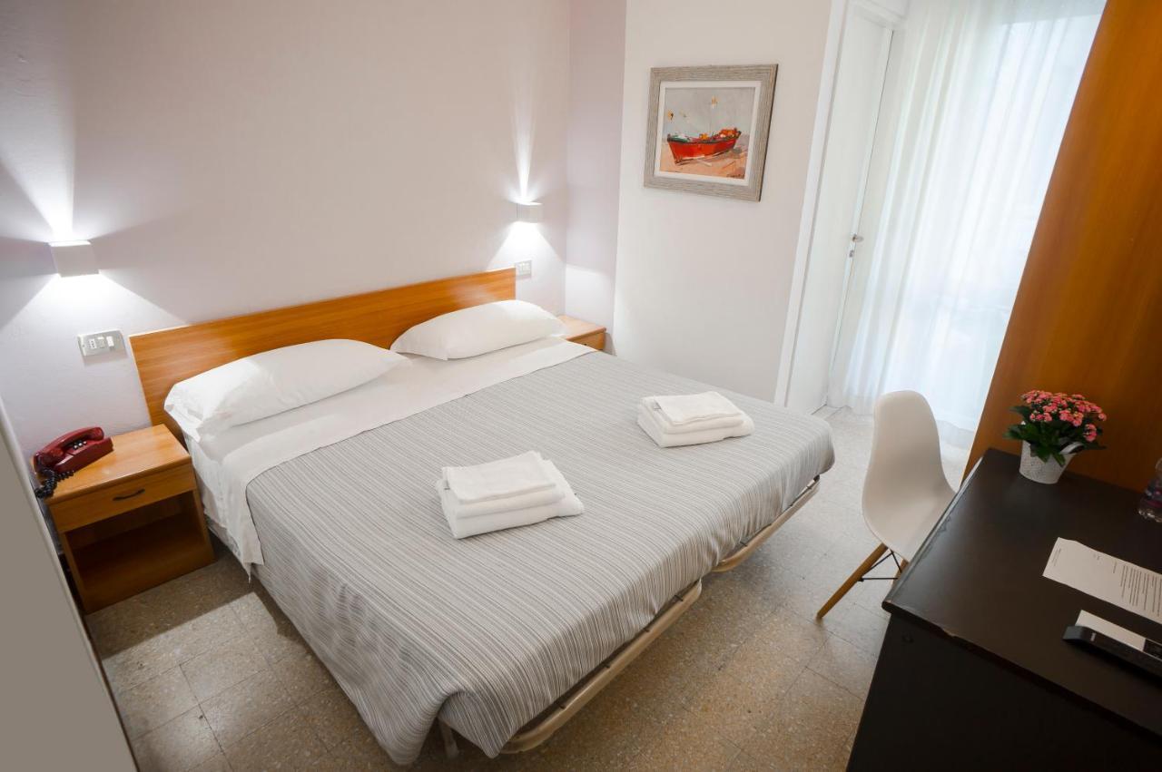 Hotel Mon Pays Rimini Exteriér fotografie